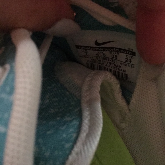 Nike Roshes - Picture 8 of 8
